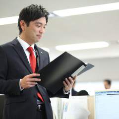 穴倉 丈嗣